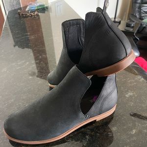 Women’s Kodiak Low- Rider V Cut Bootie